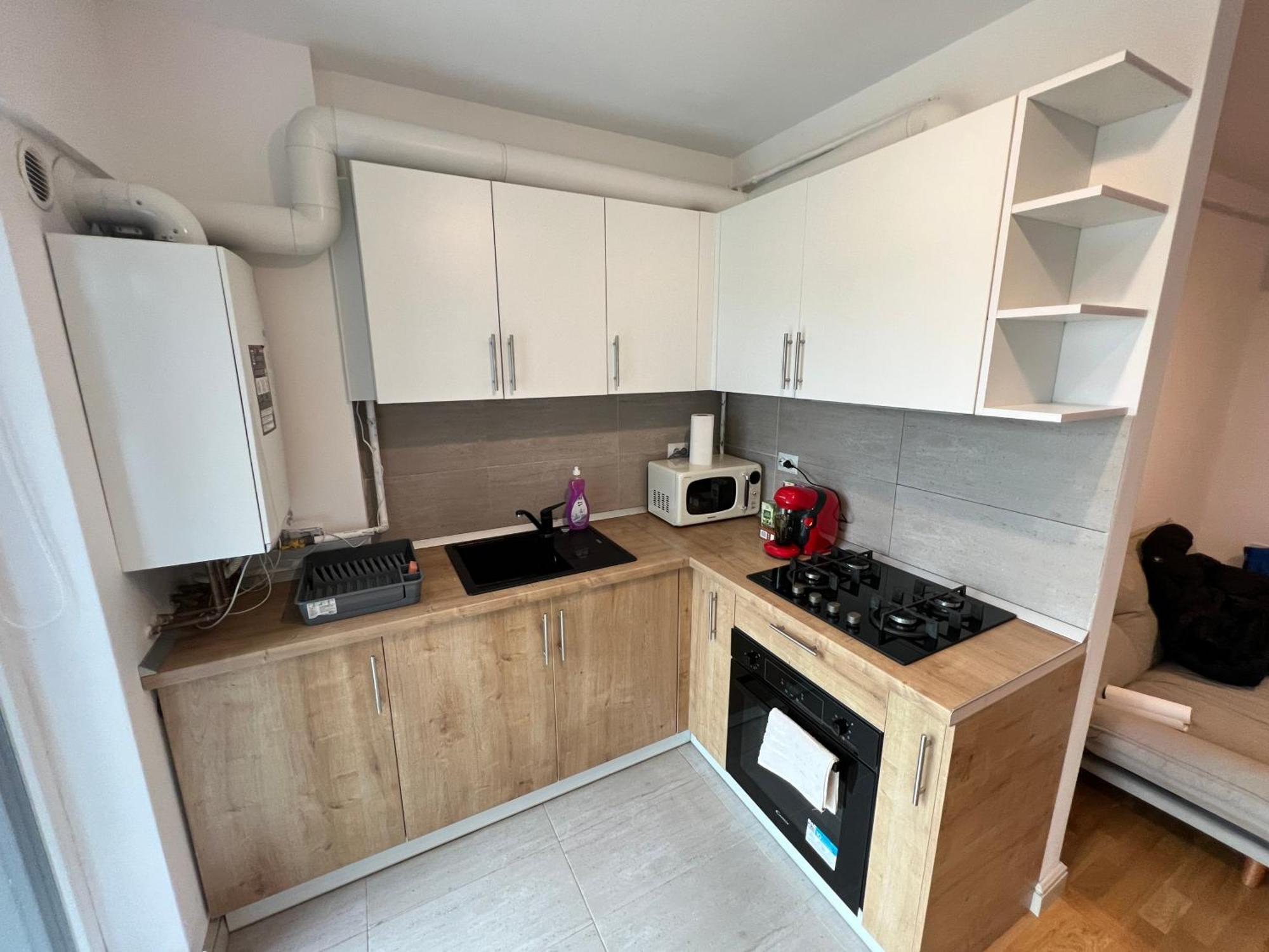 Airport Flyhub Chic Apartment Iasi Luaran gambar