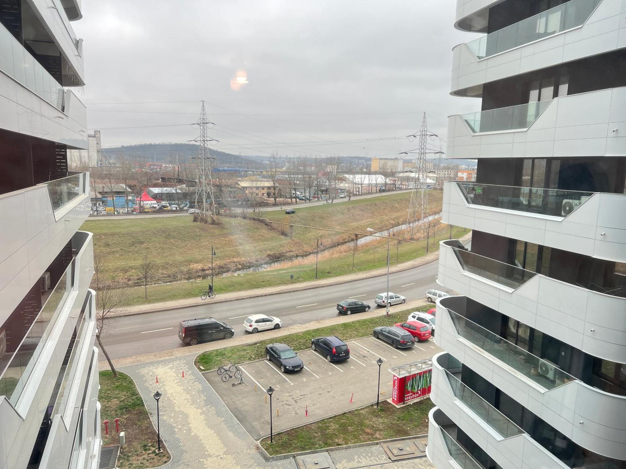 Airport Flyhub Chic Apartment Iasi Luaran gambar
