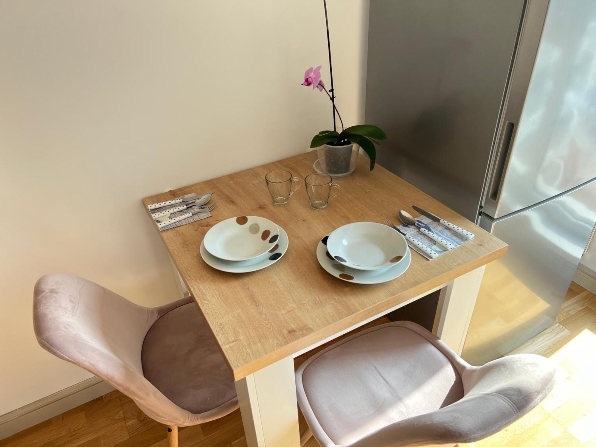 Airport Flyhub Chic Apartment Iasi Luaran gambar